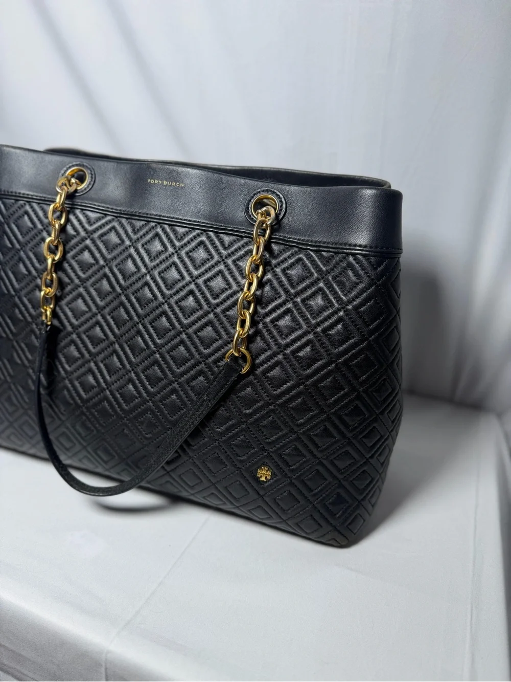 Tory Burch Fleming Quilted Leather Tote – Black/Gold